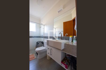 Casa de condomínio para alugar com 300m², 4 quartos e 4 vagas Casa de condomínio para alugar com 300m², 4 quartos e 4 vagasBanheiro Quarto 2