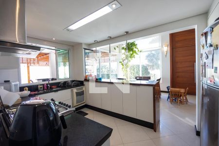 Casa de condomínio para alugar com 300m², 4 quartos e 4 vagas Casa de condomínio para alugar com 300m², 4 quartos e 4 vagasCozinha