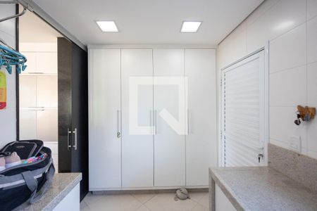 Casa de condomínio para alugar com 300m², 4 quartos e 4 vagas Casa de condomínio para alugar com 300m², 4 quartos e 4 vagasÁrea de Serviço