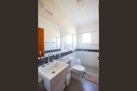 Casa de condomínio para alugar com 300m², 4 quartos e 4 vagas Casa de condomínio para alugar com 300m², 4 quartos e 4 vagasBanheiro Quarto 3