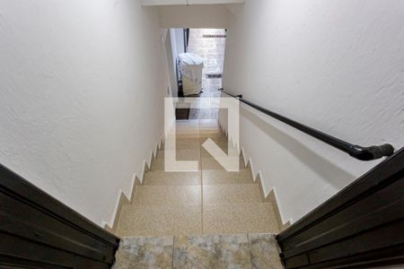 Casa para alugar com 100m², 1 quarto e sem vagaEscada