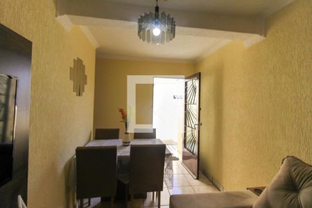 Casa à venda com 138m², 3 quartos e 3 vagasSala 2