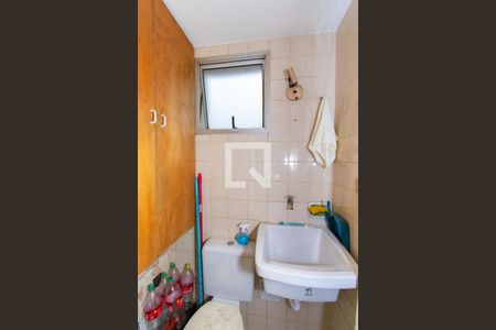 Apartamento à venda com 57m², 2 quartos e 1 vaga Apartamento à venda com 57m², 2 quartos e 1 vagaBanheiro de Serviço