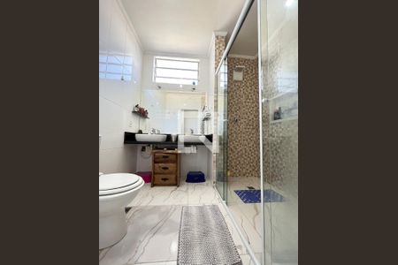 Casa à venda com 250m², 4 quartos e 2 vagas Casa à venda com 250m², 4 quartos e 2 vagasBanheiro da Suíte 1