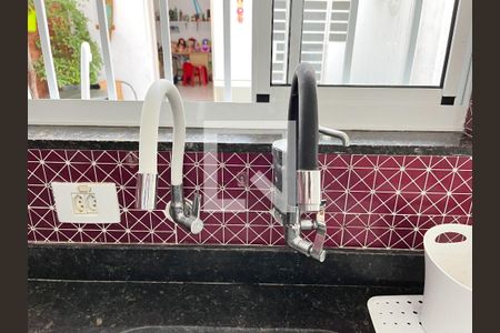 Casa à venda com 250m², 4 quartos e 2 vagas Casa à venda com 250m², 4 quartos e 2 vagasCozinha