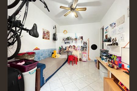 Casa à venda com 250m², 4 quartos e 2 vagas Casa à venda com 250m², 4 quartos e 2 vagasSuite 4