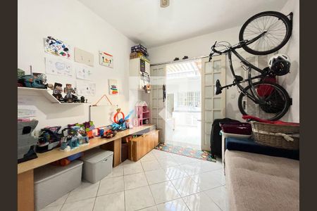 Casa à venda com 250m², 4 quartos e 2 vagas Casa à venda com 250m², 4 quartos e 2 vagasSuite 3