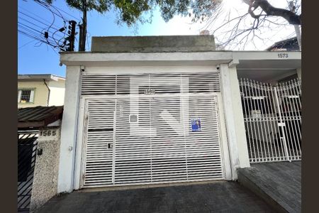 Casa à venda com 250m², 4 quartos e 2 vagas Casa à venda com 250m², 4 quartos e 2 vagasFachada