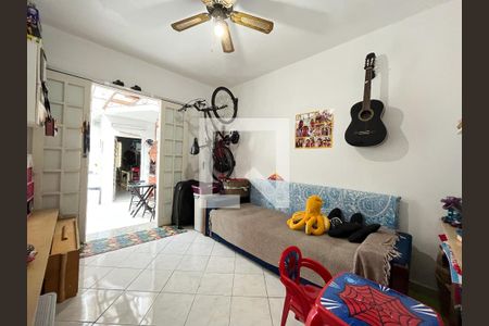 Casa à venda com 250m², 4 quartos e 2 vagas Casa à venda com 250m², 4 quartos e 2 vagasSuite 4