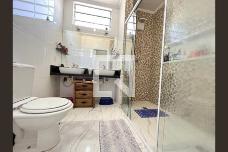 Casa à venda com 250m², 4 quartos e 2 vagas Casa à venda com 250m², 4 quartos e 2 vagasBanheiro da Suíte 1