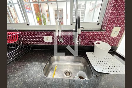 Casa à venda com 250m², 4 quartos e 2 vagas Casa à venda com 250m², 4 quartos e 2 vagasCozinha