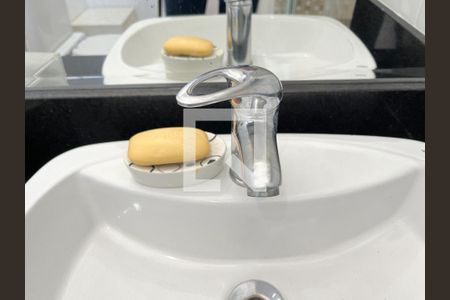 Casa à venda com 250m², 4 quartos e 2 vagas Casa à venda com 250m², 4 quartos e 2 vagasBanheiro da Suíte 1