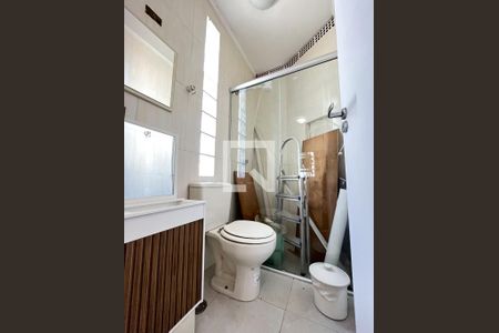 Casa à venda com 250m², 4 quartos e 2 vagas Casa à venda com 250m², 4 quartos e 2 vagasBanheiro da Suíte 2