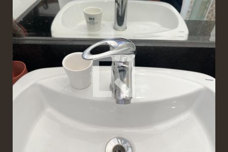 Casa à venda com 250m², 4 quartos e 2 vagas Casa à venda com 250m², 4 quartos e 2 vagasBanheiro da Suíte 1