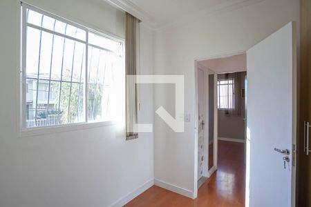 Quarto 1  de apartamento para alugar com 2 quartos, 49m² em Serrano, Belo Horizonte