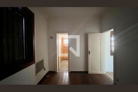 Casa à venda com 242m², 3 quartos e 2 vagasQuarto