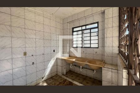 Casa à venda com 242m², 3 quartos e 2 vagasÁrea de Serviço