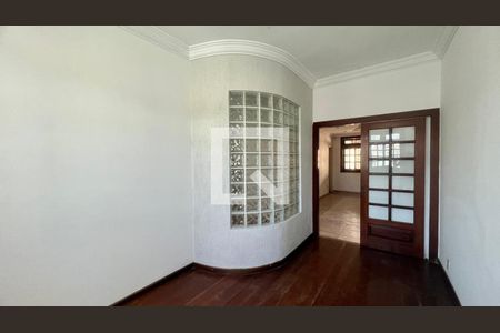 Sala de casa à venda com 3 quartos, 242m² em Carlos Prates, Belo Horizonte