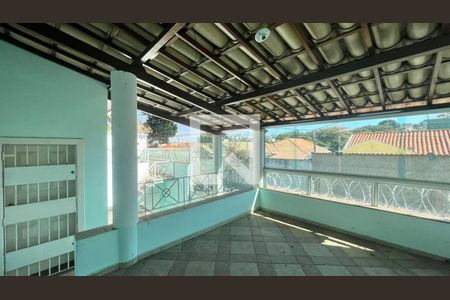 Casa à venda com 242m², 3 quartos e 2 vagasVaranda