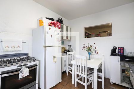 Casa à venda com 238m², 5 quartos e 5 vagasCozinha 2