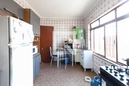 Casa à venda com 238m², 5 quartos e 5 vagasCozinha 1