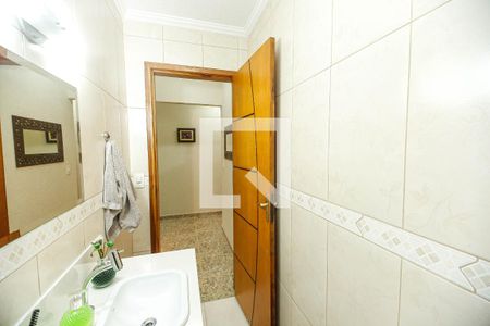 Banheiro de casa à venda com 5 quartos, 200m² em Jardim Vila Formosa, São Paulo