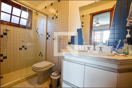 Casa de condomínio à venda com 460m², 4 quartos e 2 vagas Casa de condomínio à venda com 460m², 4 quartos e 2 vagasBanheiro 1