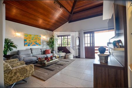 Sala de casa de condomínio à venda com 4 quartos, 460m² em Mata Paca, Niterói