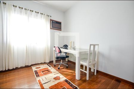 Casa de condomínio à venda com 460m², 4 quartos e 2 vagas Casa de condomínio à venda com 460m², 4 quartos e 2 vagasQuarto 3