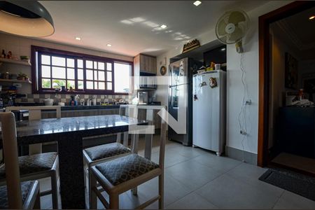 Casa de condomínio à venda com 460m², 4 quartos e 2 vagas Casa de condomínio à venda com 460m², 4 quartos e 2 vagasCozinha