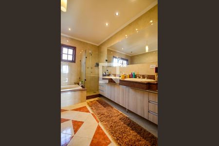 Casa de condomínio à venda com 460m², 4 quartos e 2 vagas Casa de condomínio à venda com 460m², 4 quartos e 2 vagasBanheiro Quarto 5