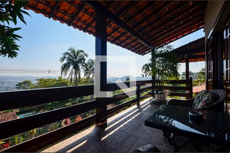 Sala de casa de condomínio à venda com 4 quartos, 460m² em Mata Paca, Niterói