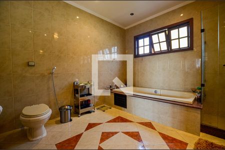 Casa de condomínio à venda com 460m², 4 quartos e 2 vagas Casa de condomínio à venda com 460m², 4 quartos e 2 vagasBanheiro Quarto 5