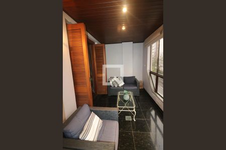 Sacada da sala de apartamento à venda com 2 quartos, 216m² em Menino Deus, Porto Alegre