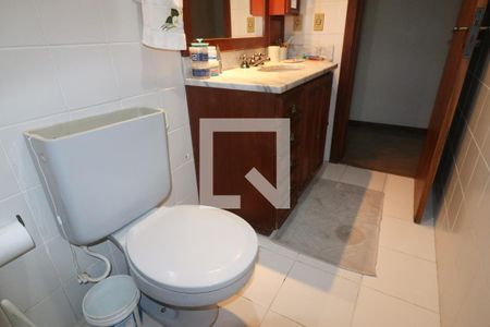 Apartamento à venda com 216m², 2 quartos e 2 vagasBanheiro 1