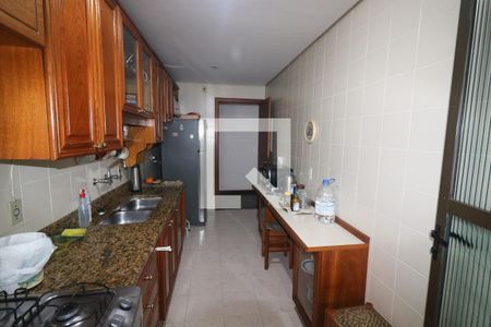 Apartamento à venda com 216m², 2 quartos e 2 vagasCozinha
