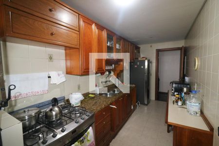 Apartamento à venda com 216m², 2 quartos e 2 vagasCozinha