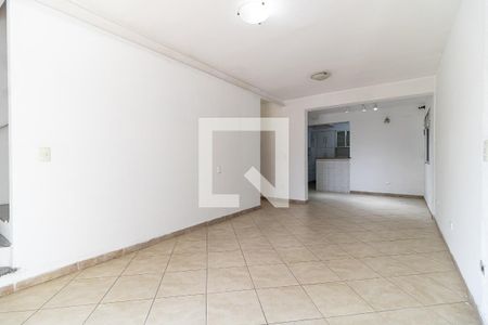 Casa à venda com 240m², 3 quartos e 4 vagasSala