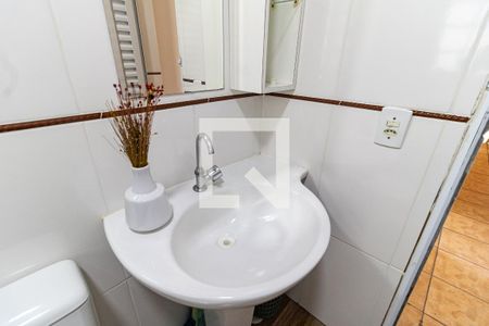 Casa à venda com 240m², 3 quartos e 4 vagasBanheiro Social