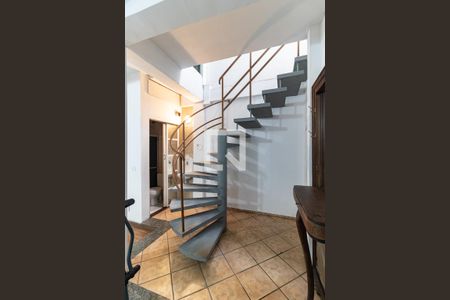 Escada de casa à venda com 3 quartos, 240m² em  Vila da Saúde, São Paulo