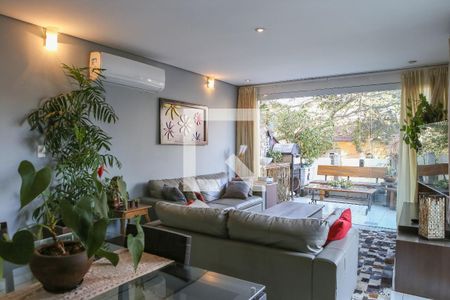 Sala de casa à venda com 3 quartos, 160m² em Vila Romana, São Paulo