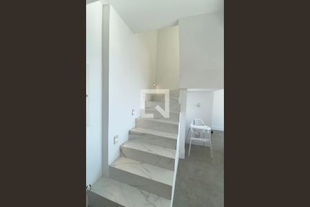 Escada de apartamento à venda com 2 quartos, 169m² em Empresarial 18 do Forte, Barueri