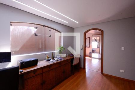 Casa à venda com 600m², 4 quartos e 2 vagas Casa à venda com 600m², 4 quartos e 2 vagasEscritório