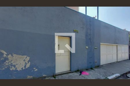 Casa à venda com 600m², 4 quartos e 2 vagas Casa à venda com 600m², 4 quartos e 2 vagasFachada