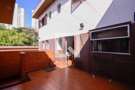 Casa à venda com 600m², 4 quartos e 2 vagas Casa à venda com 600m², 4 quartos e 2 vagasQuintal