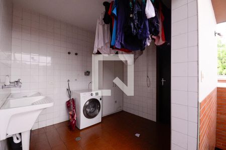 Casa à venda com 600m², 4 quartos e 2 vagas Casa à venda com 600m², 4 quartos e 2 vagasÁrea de Serviço