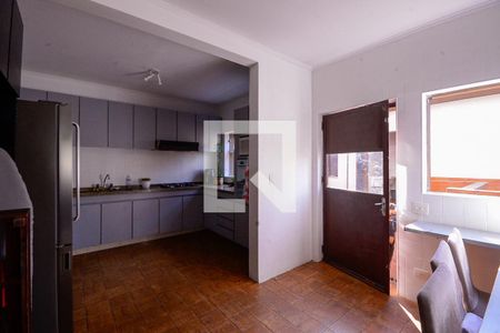 Casa à venda com 600m², 4 quartos e 2 vagas Casa à venda com 600m², 4 quartos e 2 vagasCozinha
