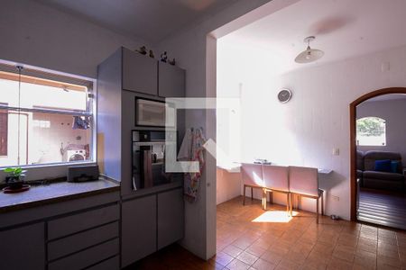 Casa à venda com 600m², 4 quartos e 2 vagas Casa à venda com 600m², 4 quartos e 2 vagasCozinha