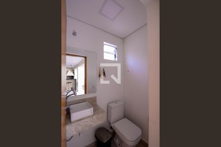 Casa à venda com 600m², 4 quartos e 2 vagas Casa à venda com 600m², 4 quartos e 2 vagasÁrea de Lazer - Banheiro