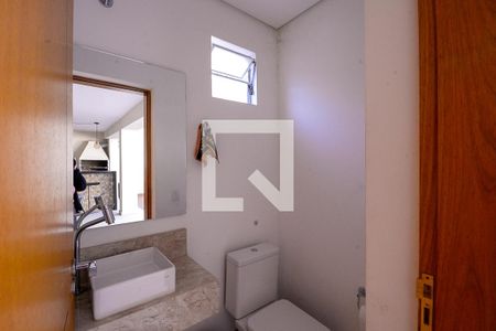 Casa à venda com 600m², 4 quartos e 2 vagas Casa à venda com 600m², 4 quartos e 2 vagasÁrea de Lazer - Banheiro